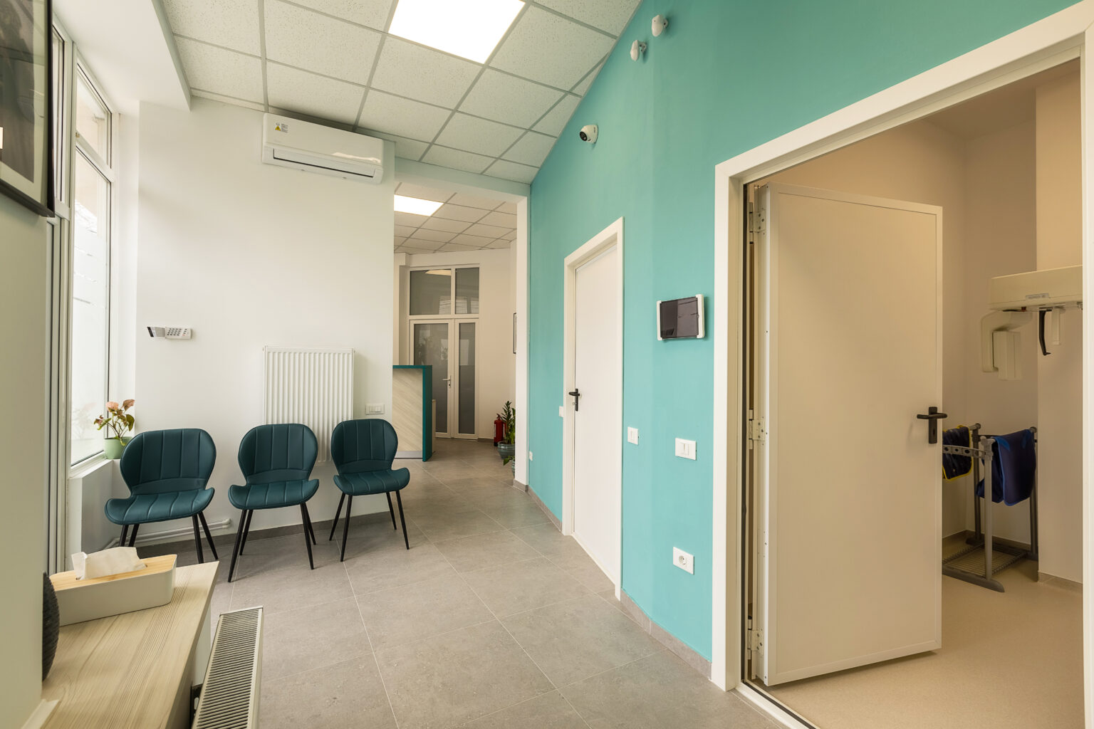 Interior de laborator DentalCity — cabinet de radiologie dentară